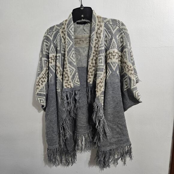 Boho Geometric Blu Pepper Fringe Short-Sleeved Womens Shawl Cardigan.  Size M. - Picture 2 of 5